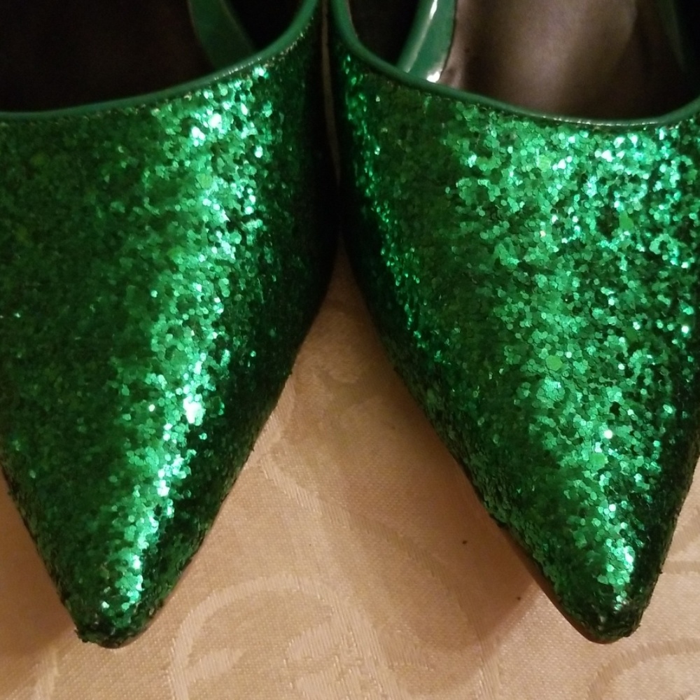 Heels - Picture 4 of 4